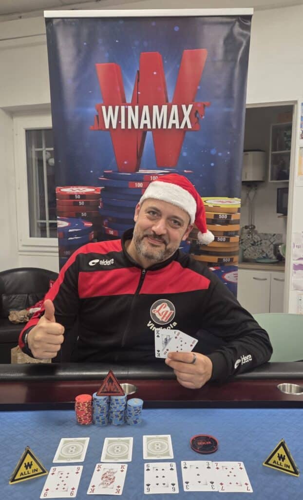 66395af1-c4a6-4a29-97bc-79ba0f58a3bf-622x1024 𝙇𝙃𝙋𝙏 : 𝙡𝙖 𝙩𝙝é𝙤𝙧𝙞𝙚 𝙙𝙪 𝙍𝙤𝙞 𝙚𝙣 𝙘𝙖𝙙𝙚𝙖𝙪 𝙙𝙚 𝙉𝙤ë𝙡 𝙥𝙤𝙪𝙧 𝙡𝙚 𝙥𝙧é𝙨𝙞𝙙𝙚𝙣𝙩 ! 🤩🎁